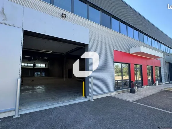 Local d'activité 2 244 m²