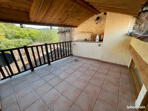 Location Appartement 76m² à Correns
