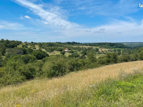 Terrain constructible viabilisé - 724 m²