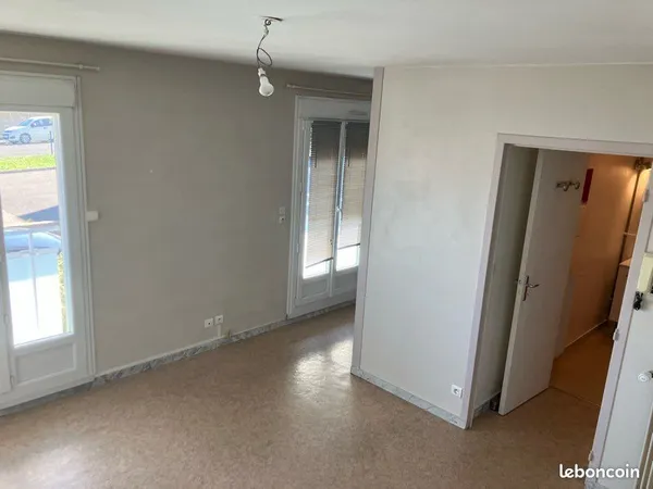 Grand studio étudiant proche Fac Cezeaux