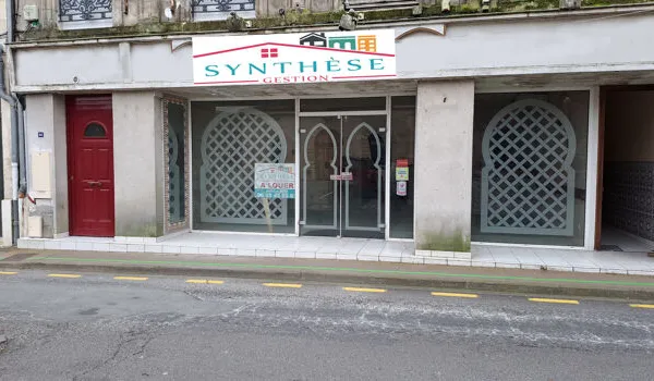 Local commercial 3 pièces 142 m²