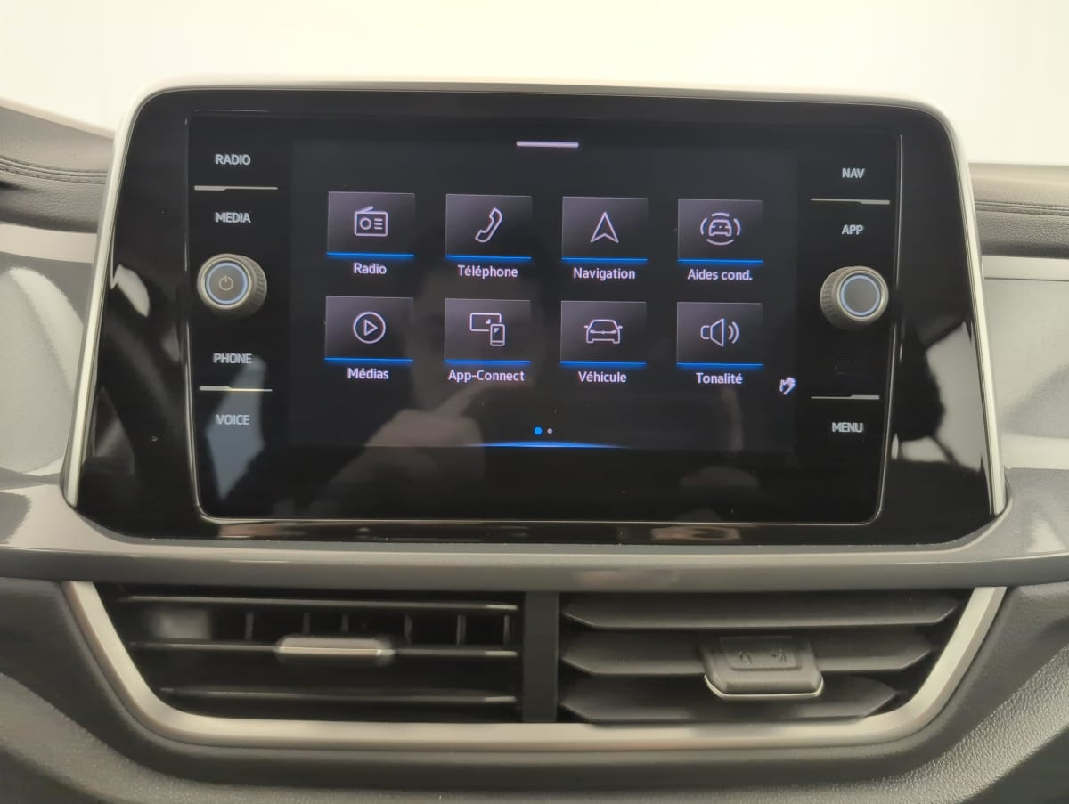 Volkswagen T-Roc — photo 19