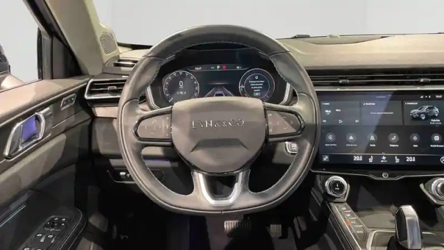 Lynk&Amp;Co 01 1.5 phev 261 ch dcth7 — photo 13