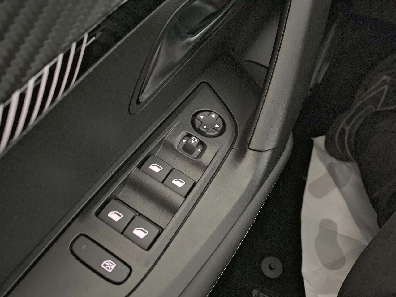 Peugeot 2008 hybrid 145 ch e-dcs6 allure — photo 20