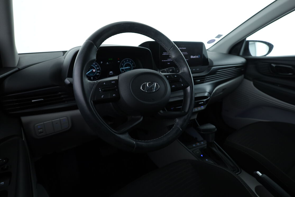 Hyundai i20 1.0 T-GDi Hybrid 48V Executive DCT-7 — photo 10