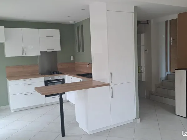 Loue maison rénovée DPE-C