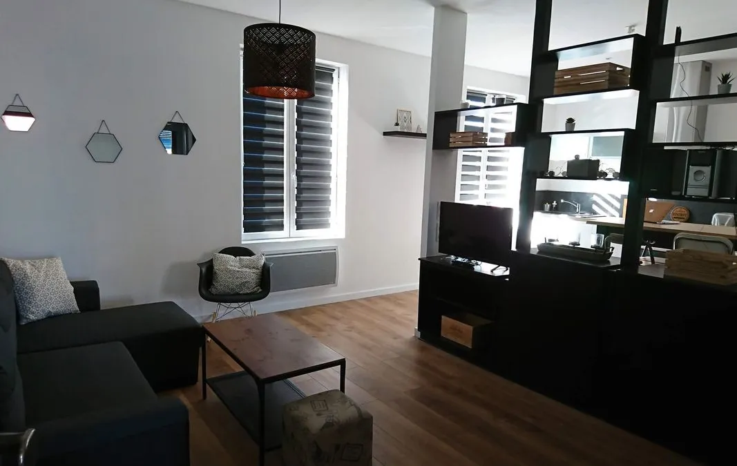 Photo 1