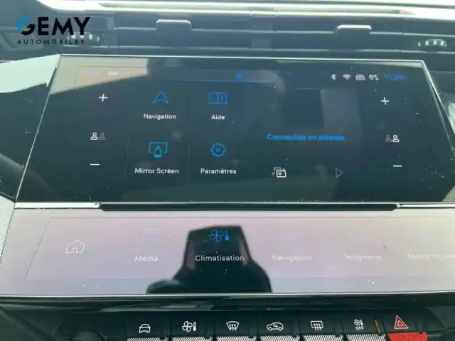 Peugeot 408 phev 225 e-eat8 — photo 16
