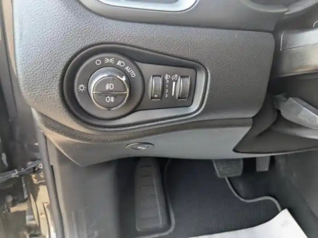 Jeep Renegade 1.3 gse t4 190ch 4xe brooklyn edition at6 my21 — photo 4