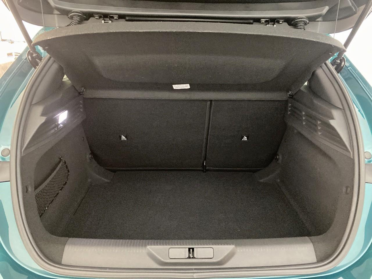 Peugeot 308 hybrid 145 e-dcs6 allure — photo 6