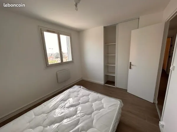Coloc garcon appart 67m2 proche tram + FAC