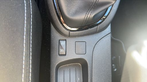 Renault Clio 0.9 TCE 75.0 - Generation – 2019 – 3487 km – Essence – Boîte Manuelle — photo 1