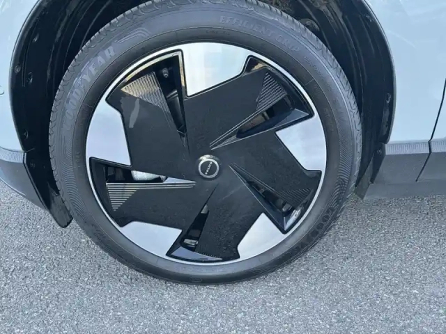 Volvo Ex30 single extended range 272ch ultra — photo 6