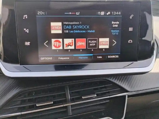Peugeot 208 puretech 75 s&amp;s bvm5 style — photo 11