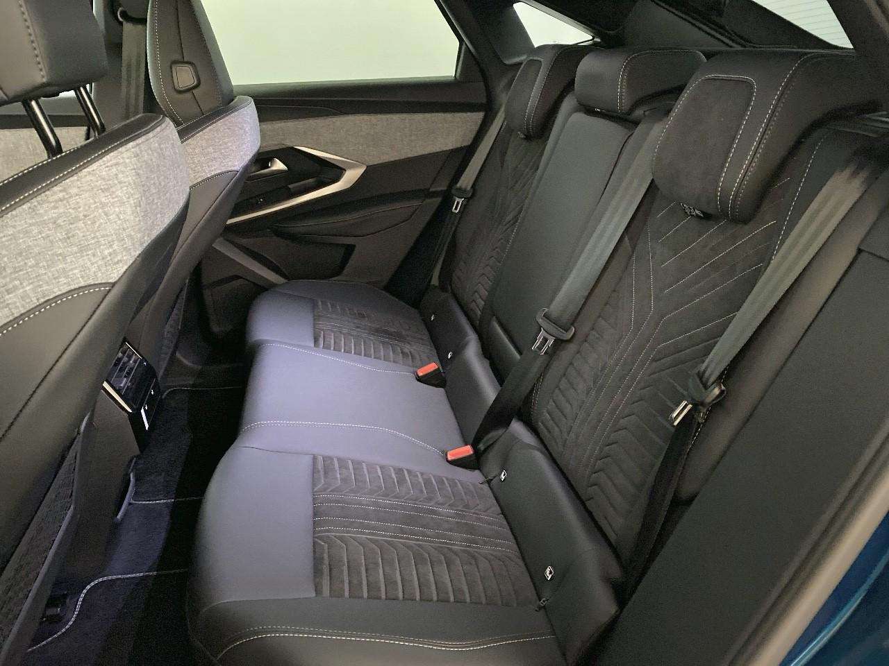 Peugeot 3008 electrique 210 ch 73 kwh gt — photo 10
