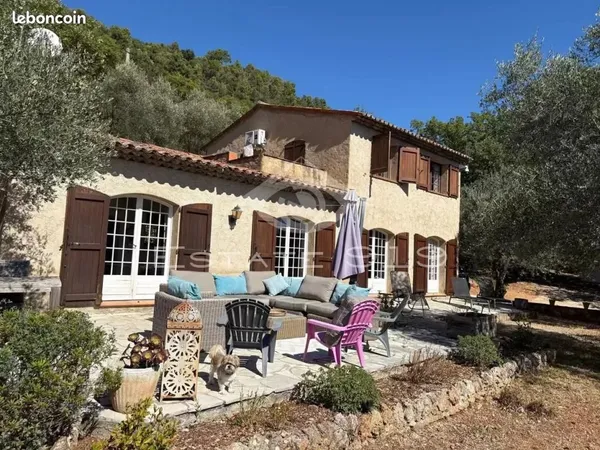 Villa 4 pièces 136 m²