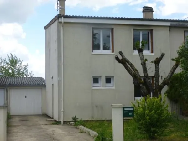 Votre agence France Loire de Saint-Amand-Montrond vous propose cet appartement/ cette maison à la lo