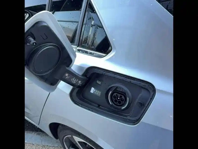 Opel Astra hybrid 180 ch bva8 — photo 15