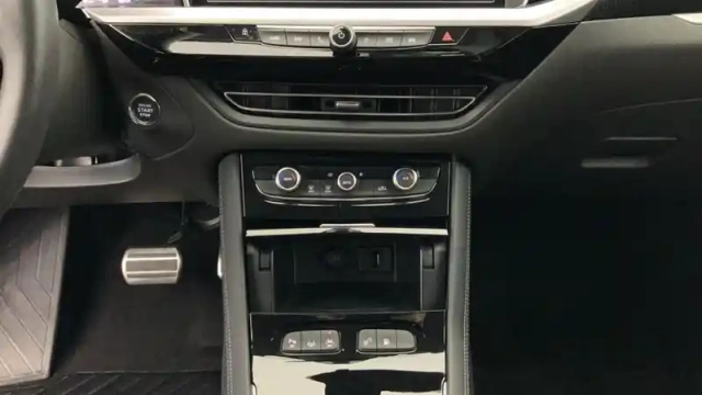 Opel Grandland hybrid 225 ch bva8 gs — photo 13
