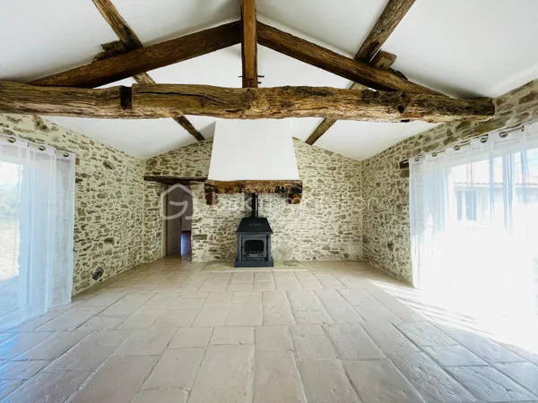 Maison 10 pièces 234 m²