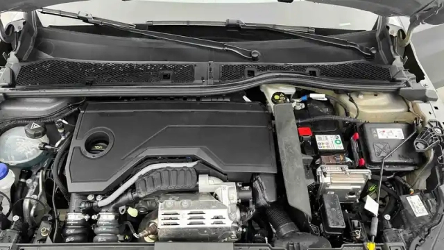 Peugeot 208 hybrid 110 ch e-dcs6 — photo 22