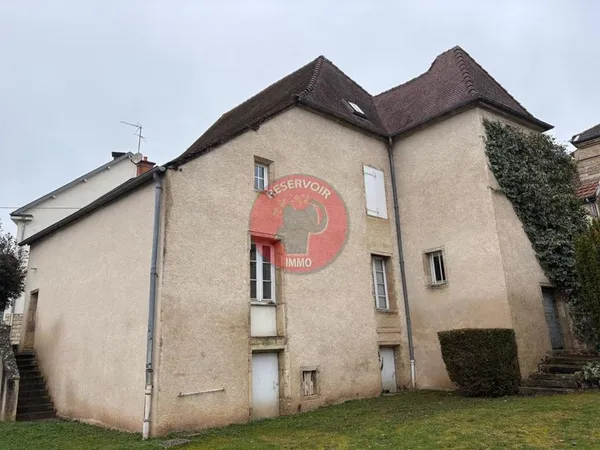 Maison 8 pièces 235 m²