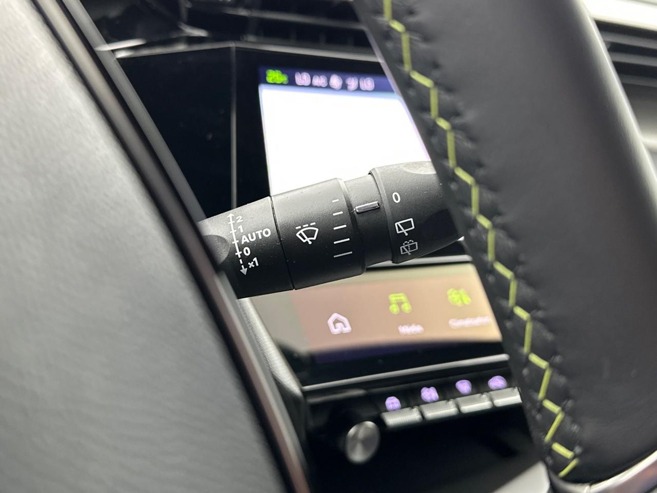 Peugeot 308 hybrid 136 e-dcs6 gt — photo 19