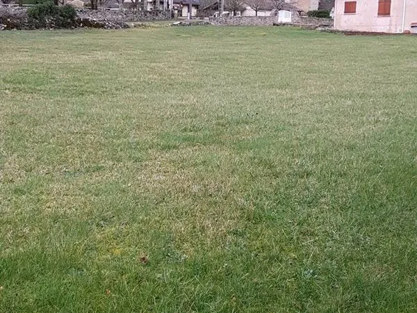 Terrain à bâtir pour 2 habitations 2420 m²