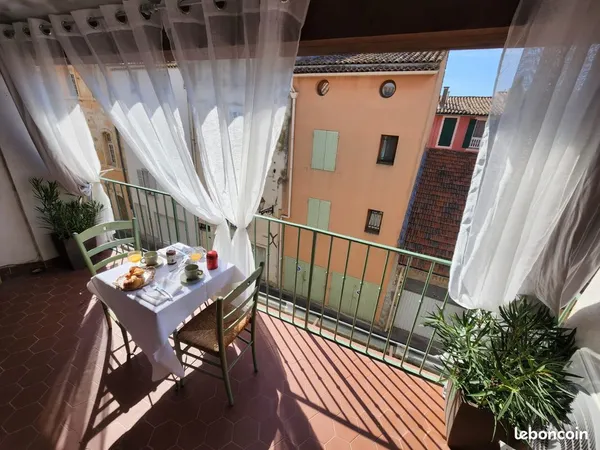 Atypique APPARTEMENT MEUBLÉ avec TERRASSE - Île de Martigues ✨