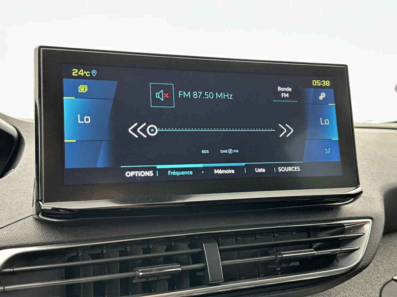 Peugeot 3008 hybrid 225 e-eat8 allure business — photo 22