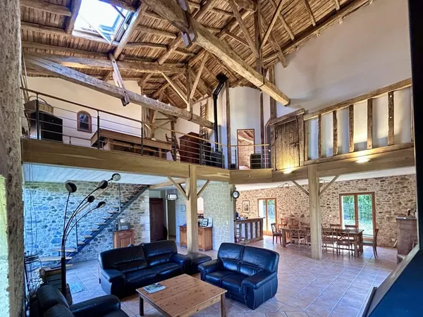 Grange rénovée avec piscine ? 5 chambres ? Le Lindois