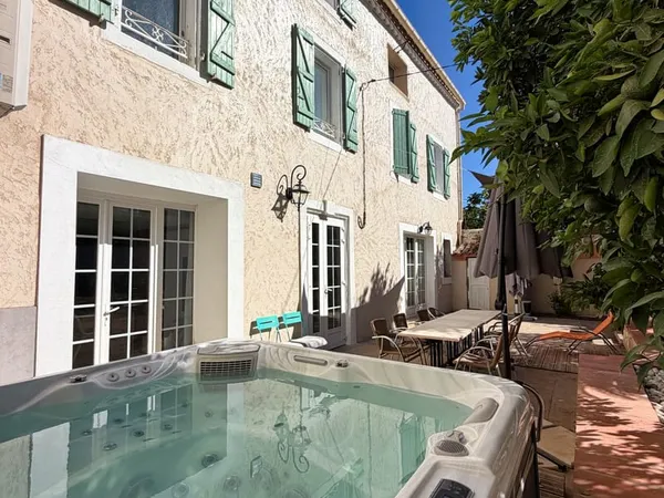 Maison 8 pièces 305 m²