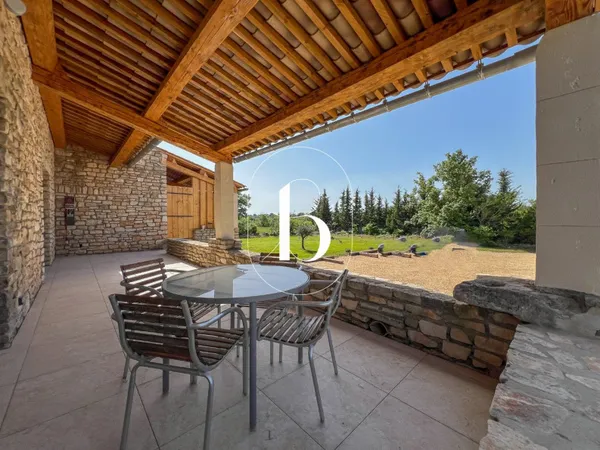 Mas provençal 8 pièces 265 m²