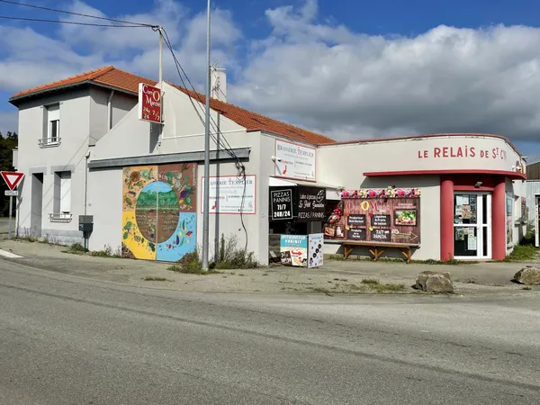 Ensemble immobilier de 300m² (rapport locatf)
