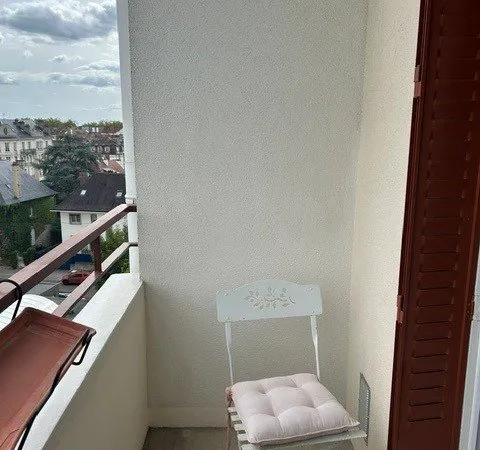 TYPE II LUMINEUX BAS MONTCHAPET AVEC TERRASSE