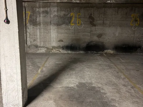 À louer - Place de parking couverte - Montrouge proche Métro (rue Victor Hugo)