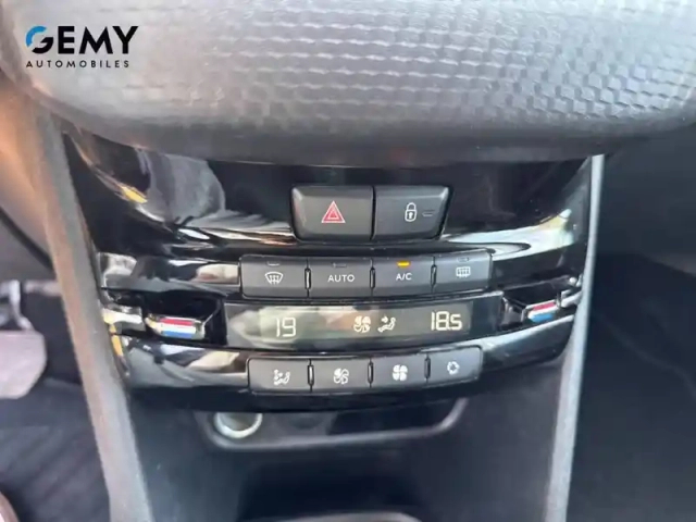 Peugeot 208 puretech 110ch s&amp;s eat6 — photo 15