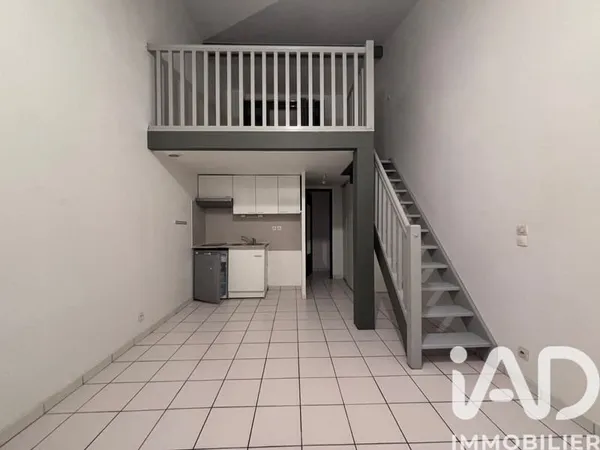 Bâtiment 400 m²