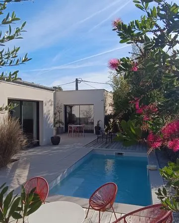 Maison contemporaine avec piscine
