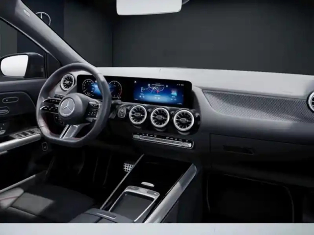 Mercedes Gla 200 d amg line — photo 21