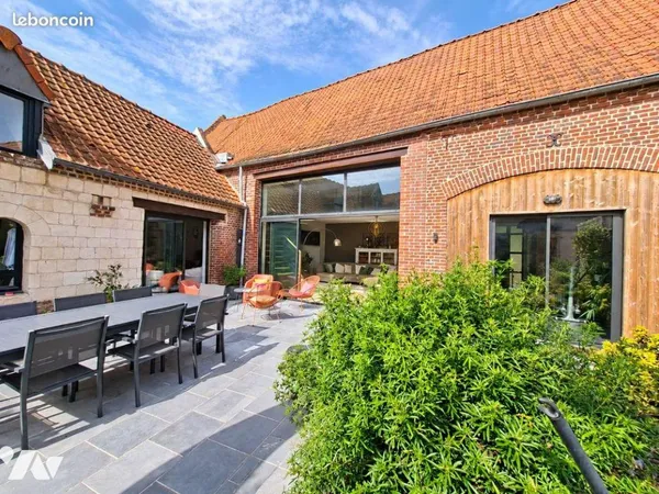 Maison 10 pièces 273 m²