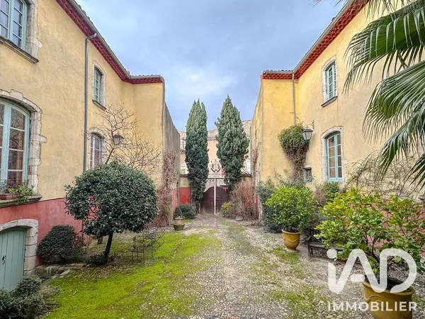 Villa 20 pièces 778 m²
