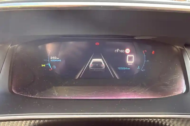 Peugeot 208 puretech 100 s&amp;s bvm6 — photo 17