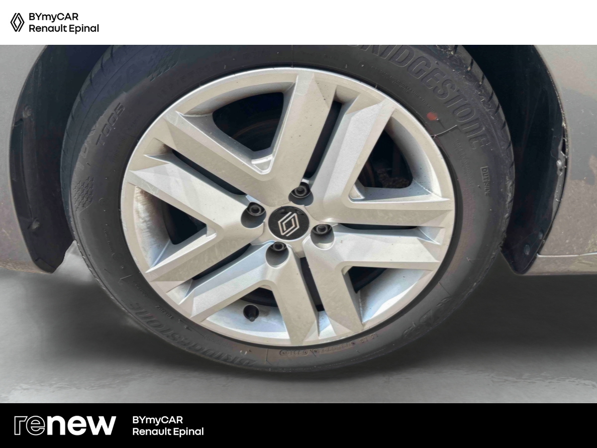 Renault Clio TCe 90 — photo 14
