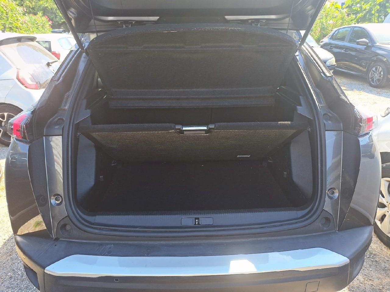 Peugeot 2008 puretech 130 s&s eat8 gt — photo 5