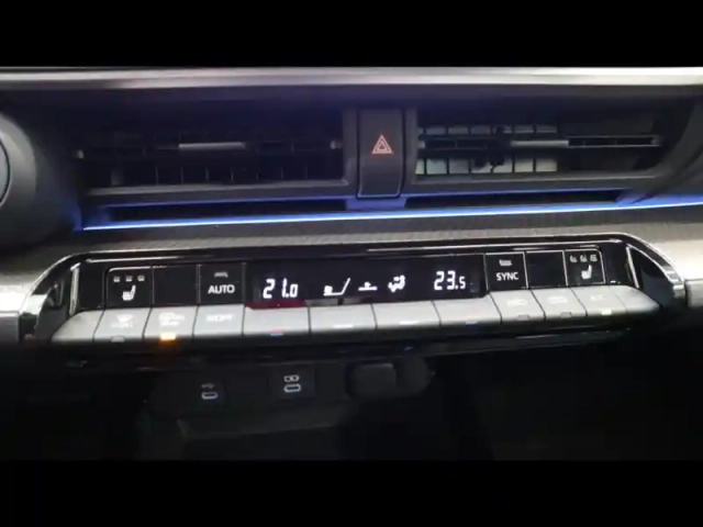 Toyota Prius hybride rechargeable 223ch dynamic ph — photo 28
