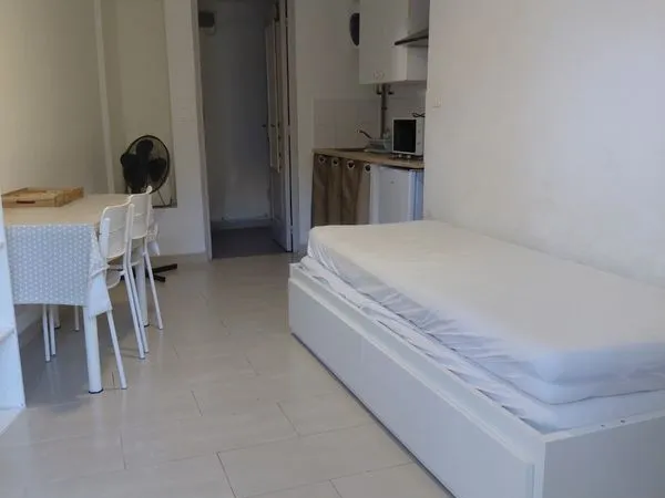 Studio meublé à 2 pas du centre ville et des facs