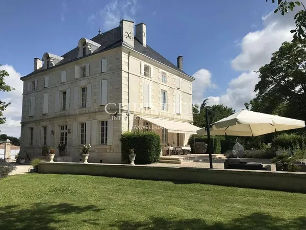 Maison de luxe 20 pièces 671 m²