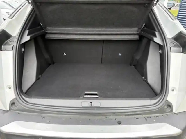 Peugeot 2008 puretech 130 s&amp;s eat8 allure — photo 8