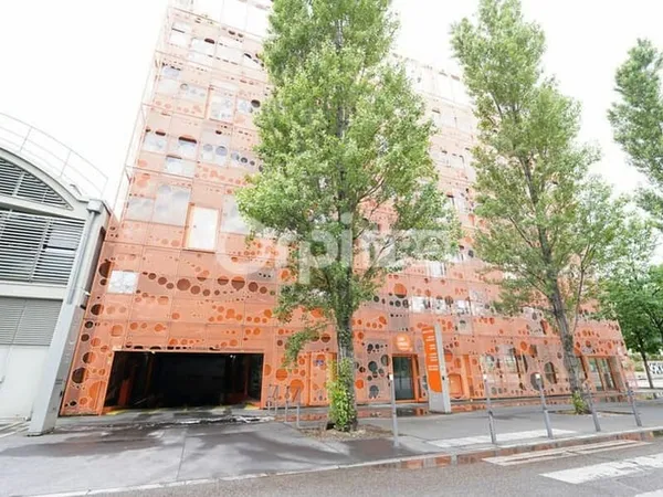 Local 1142 m²
